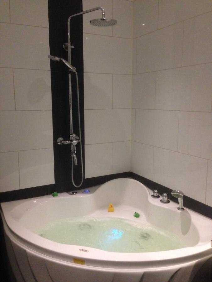 Beach Rose, 1 Free Parking, 2 Min. From Beach, Jacuzzi Noordwijk Exteriör bild
